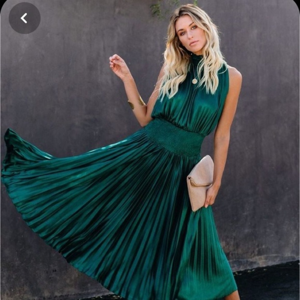 VICI Collection Pont Des Arts Pleated Smocked Midi Dress